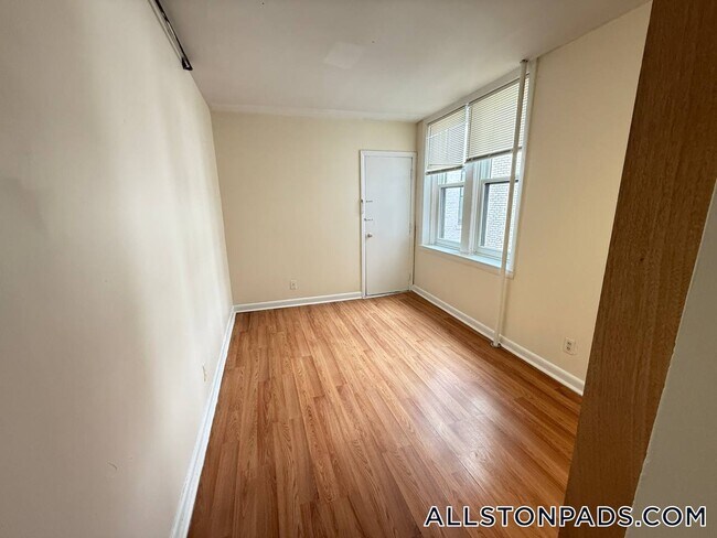 Foto del edificio - 1135 Commonwealth Ave