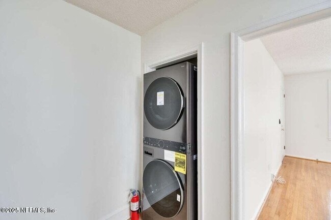 Building Photo - 3658 Herschel St