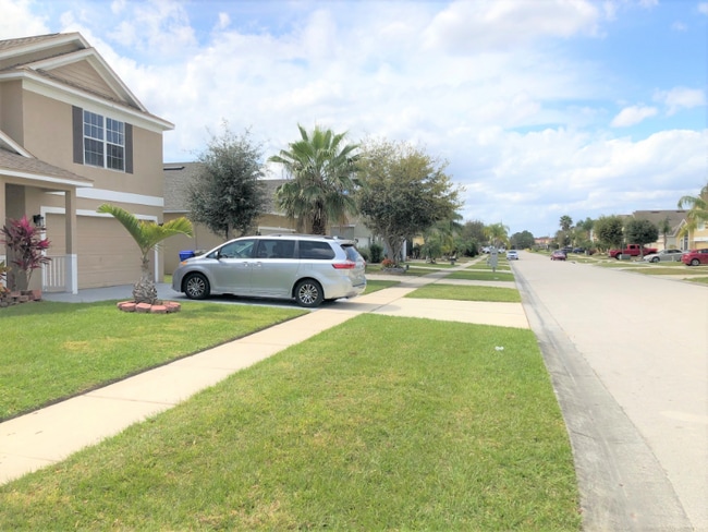 Building Photo - 1092 Hacienda Cir