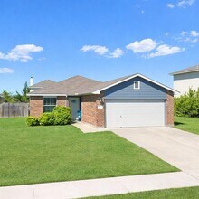 Building Photo - 204 Phillips St