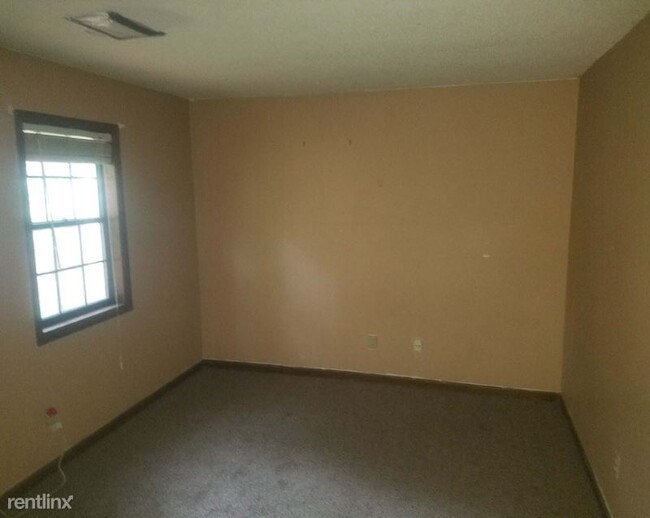 Building Photo - 4110 Hawthorne Cir