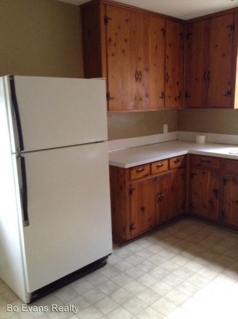 Building Photo - 302 Moncrief St