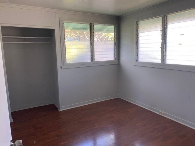 Building Photo - Three Bedroom Home