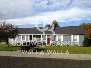 Building Photo - 917 SE Marine Dr