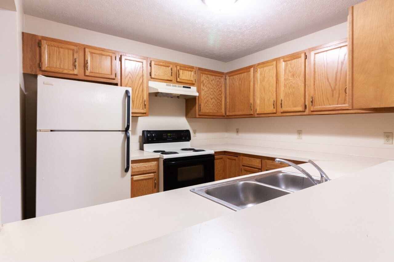 Wrens Trail Garden Apartments – photo 2