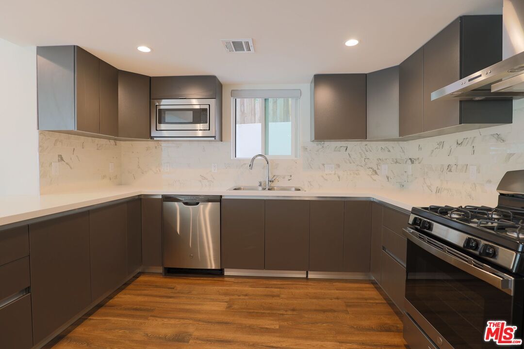 Foto principal - 11811 Dorothy St