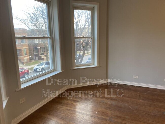 Building Photo - 6214 S Evans Ave