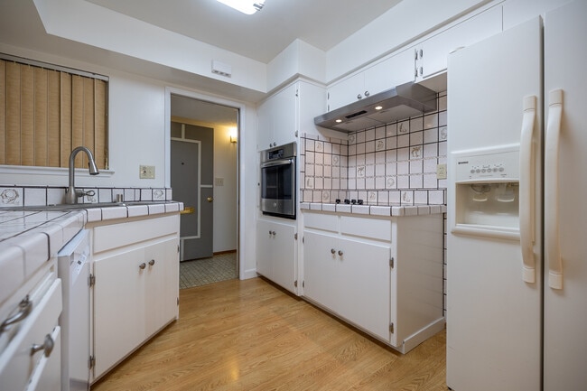 Building Photo - 1416 Petal Way