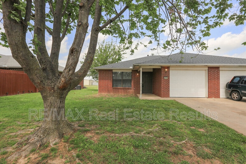 Photo - 2219 W Roselawn St