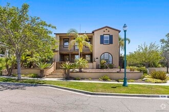Building Photo - 6338 Huntington Dr