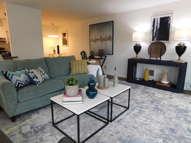 Building Photo - 3608 14th Ave W