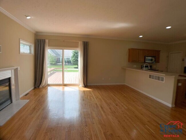 Building Photo - Beautiful Executive Style in Saint Joe