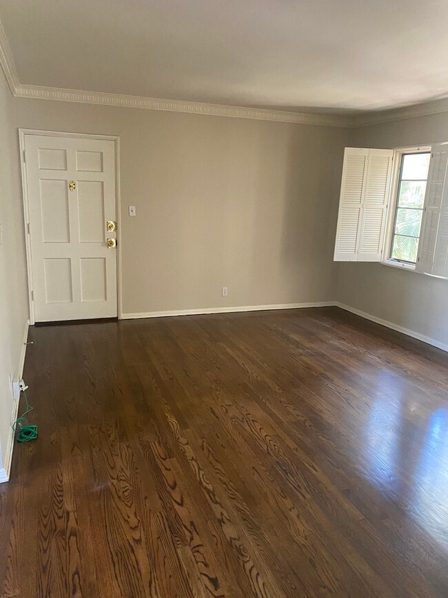 Living - 1245 N Crescent Heights Blvd