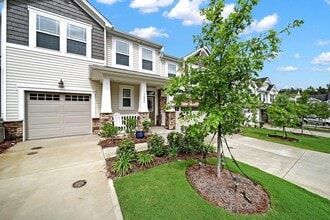 Building Photo - 3824 Amalia Pl
