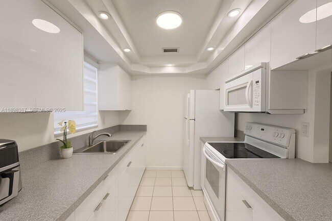 Building Photo - 8124 SW 153rd Pl