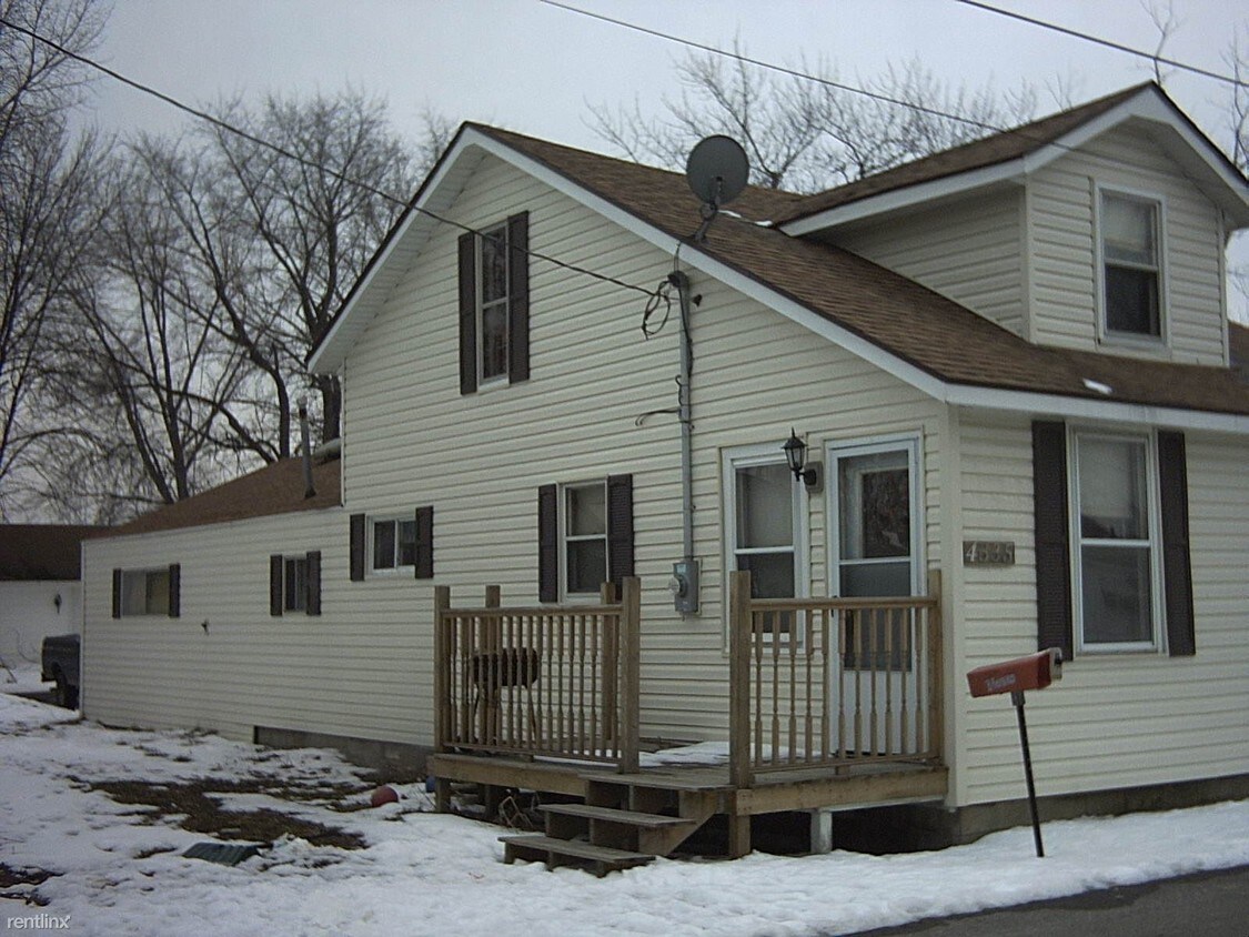 Building Photo - 4335 S 10th St
