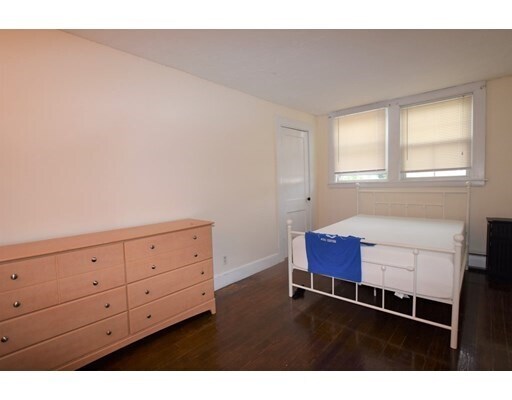 Primary Photo - 11 Hammond St