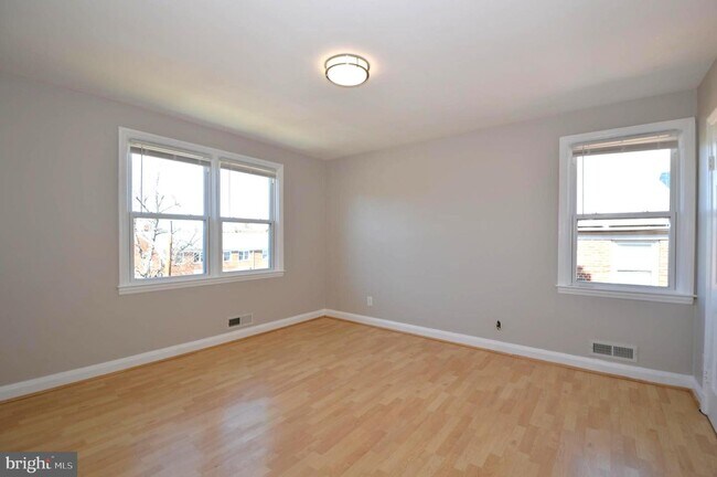 Building Photo - 1427 Kirkwood Rd
