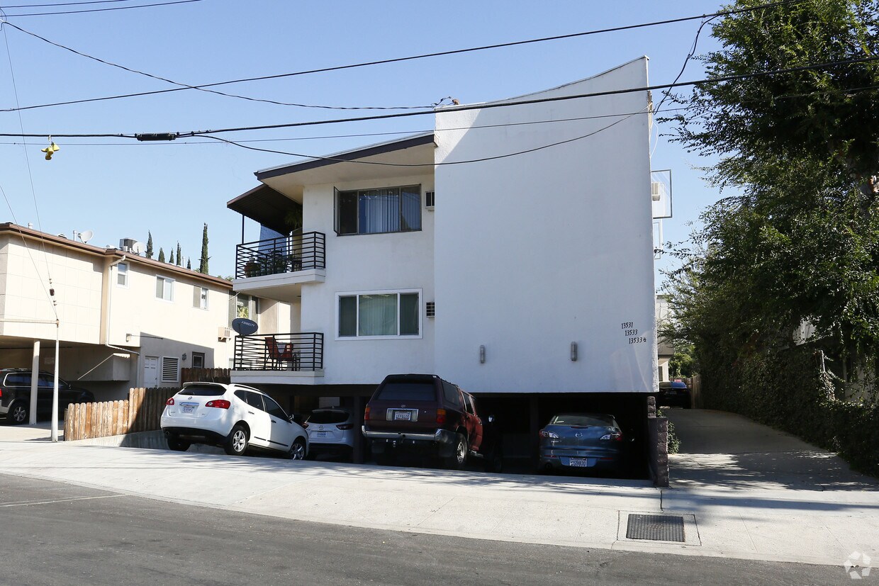 Building Photo - Rye St Apartments