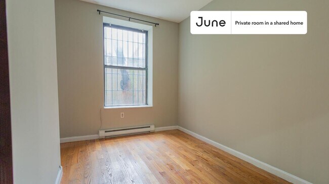 Foto del edificio - Private bedroom in 4 bed/1.5 bath Home