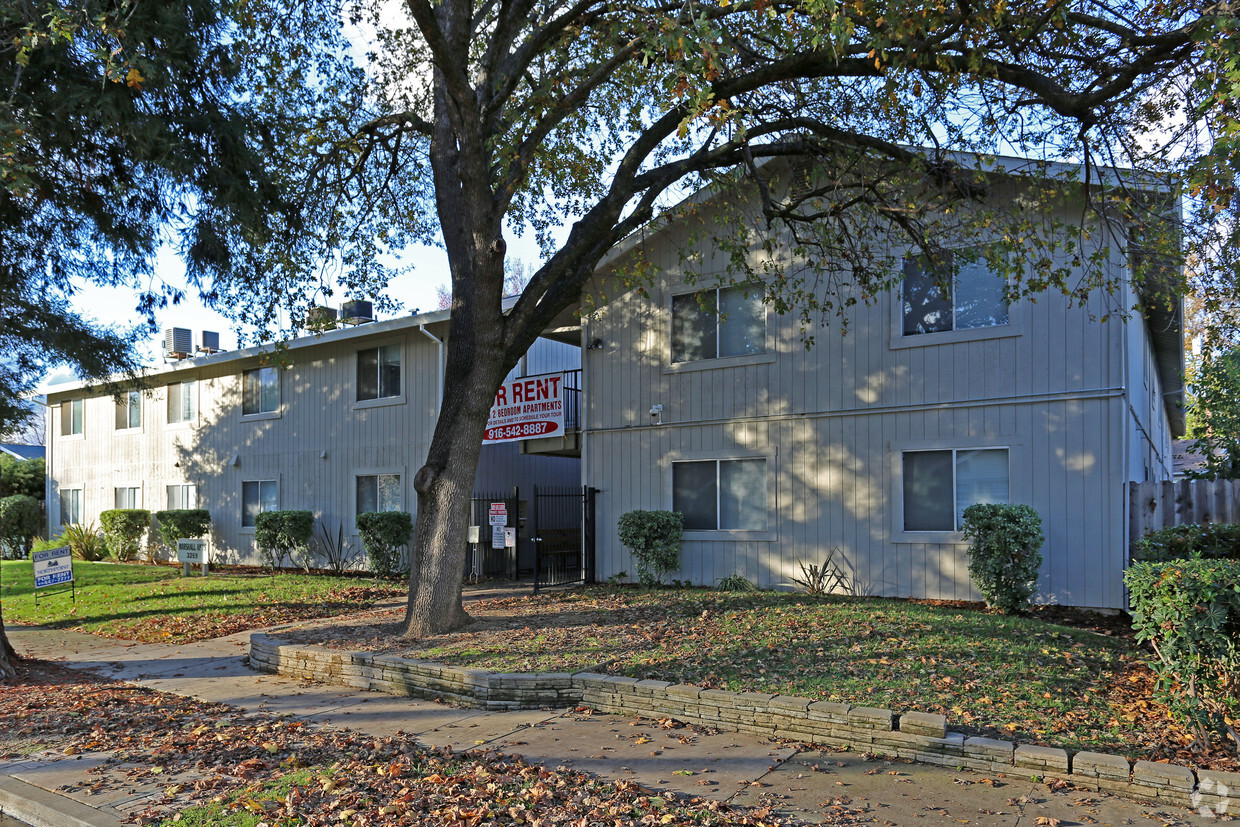 Building Photo - Marshall Apartments