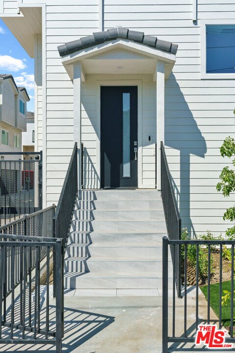 Foto del edificio - 14651 W Sara Ln