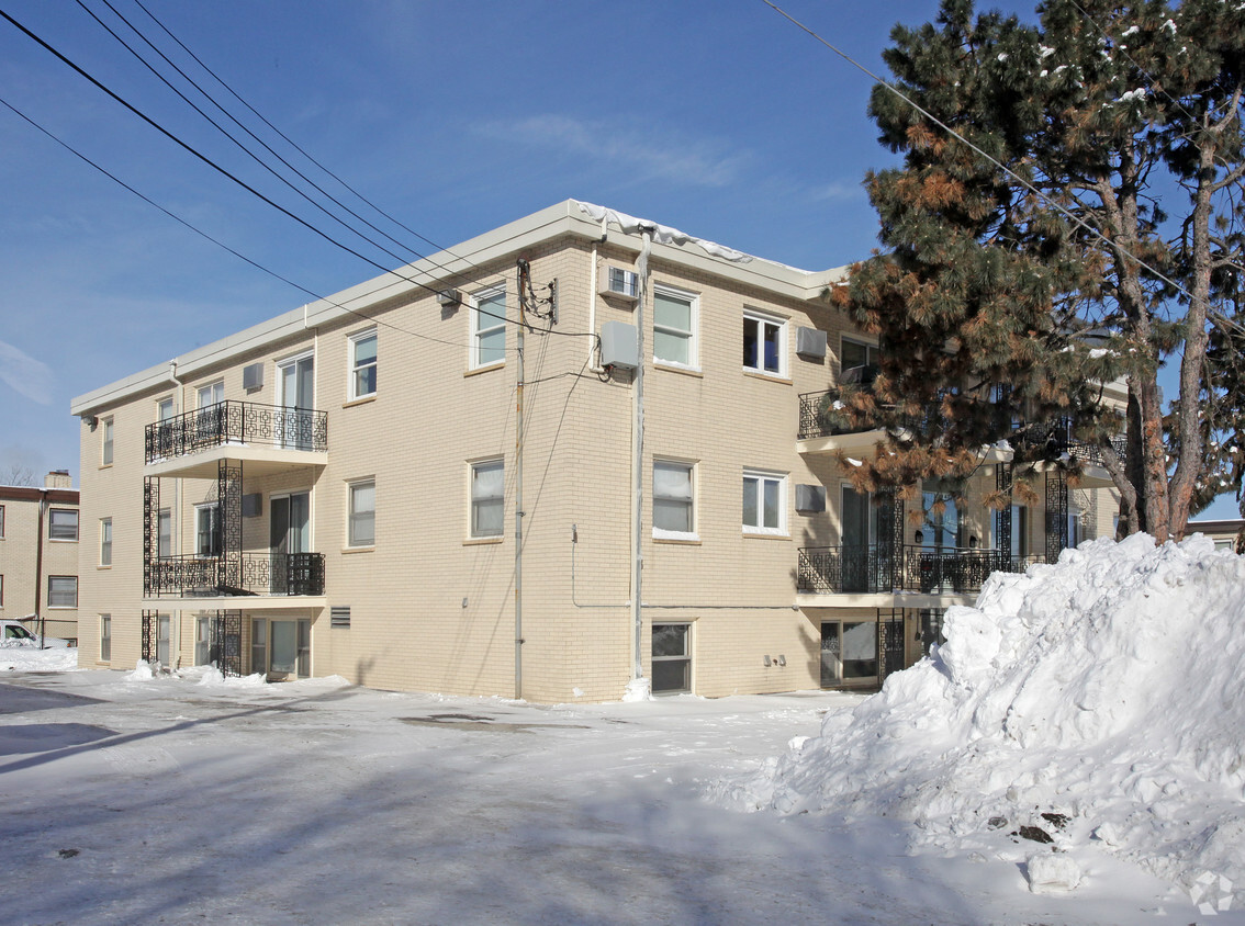 Building Photo - Sandy Hill