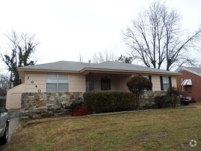 Building Photo - 1940 Clovia Ln