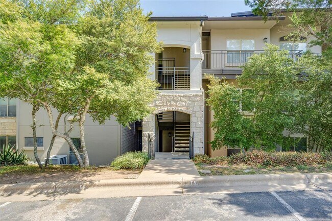 Foto del edificio - 6000 Shepherd Mountain Cove