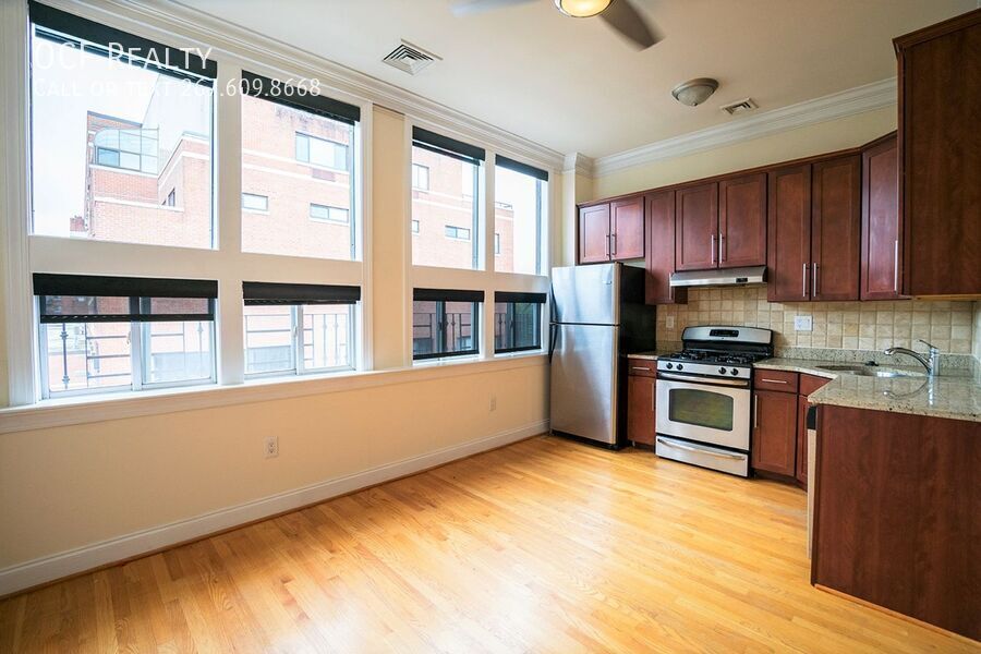 Primary Photo - 526 S 3rd St