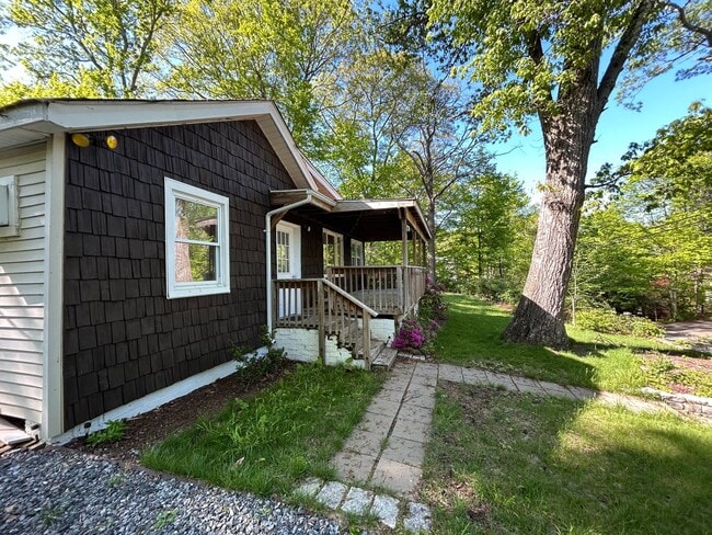 Building Photo - 95 Hillair Rd