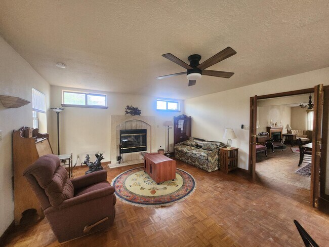 Foto del edificio - 1025 Lynch Ct NW