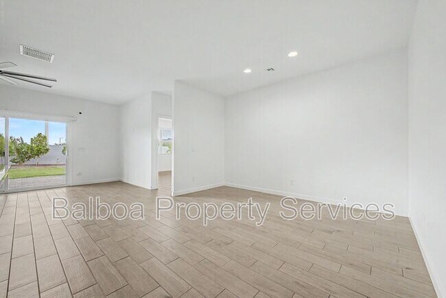 Foto del edificio - 2058 S 241st Ave