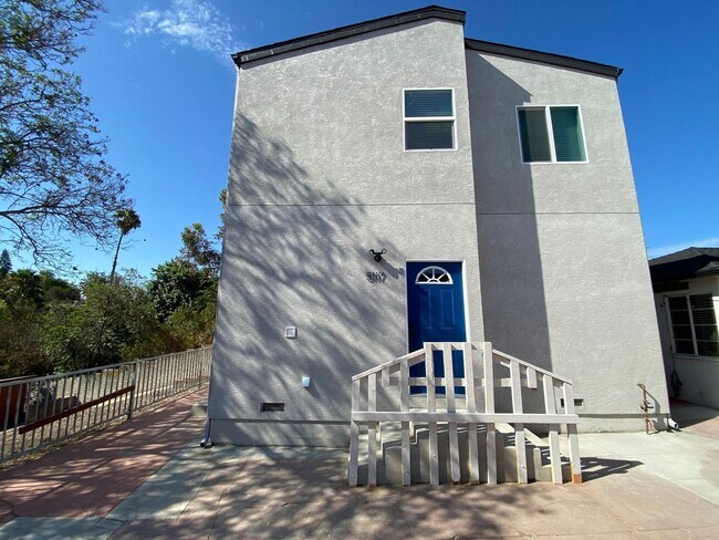 Foto del edificio - 5115-5117 Ewing St