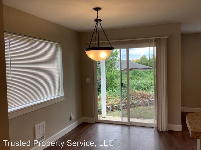 Building Photo - 3 br, 1.5 bath House - 4163 Glacier View Dr.