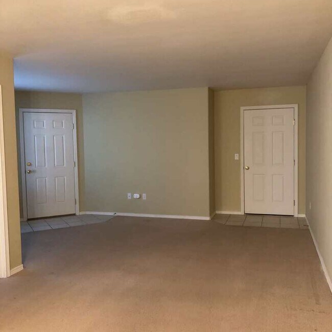 Foto del edificio - 1973 SW Canyon Dr