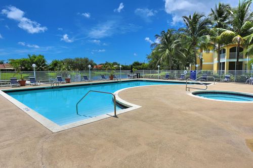 Foto del edificio - 2647 NW 33rd St