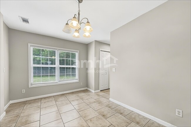 Building Photo - 61 Wintergreen Dr