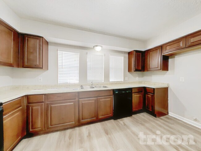 Building Photo - 2806 W Birchdale Dr