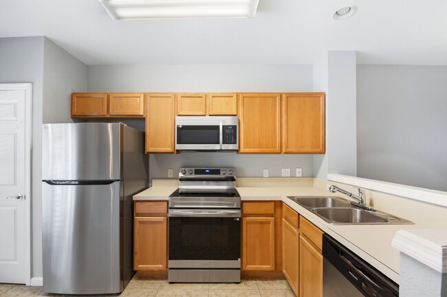 Building Photo - 1450 Stockton Dr