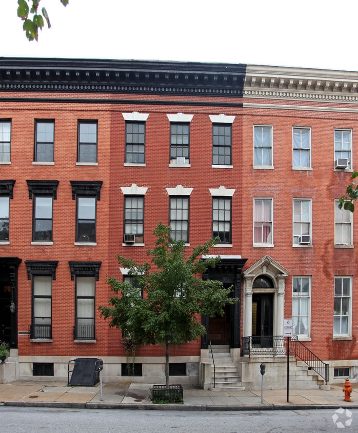 Primary Photo - 22 E Eager St