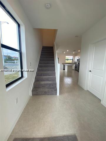 Foto del edificio - 575 NE 208th Terrace