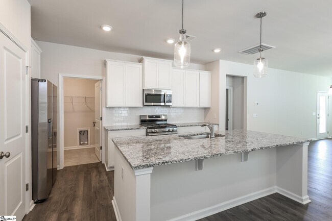Building Photo - 533 Hillpark Ln
