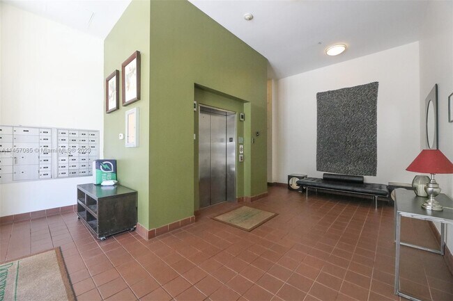 Building Photo - 7275 SW 90th St