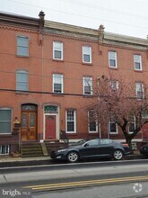 Building Photo - 2422 Poplar St