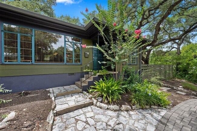 Foto del edificio - 1606 Kenwood Ave