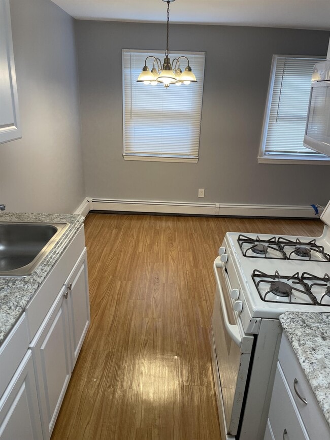 Building Photo - 9A Hemlock Dr