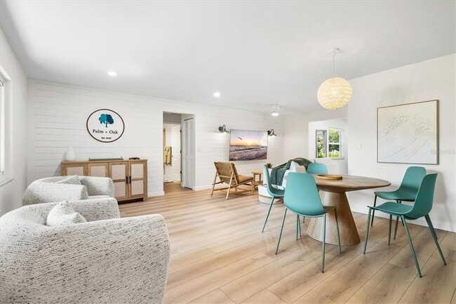 Building Photo - 2641 Hyde Park St