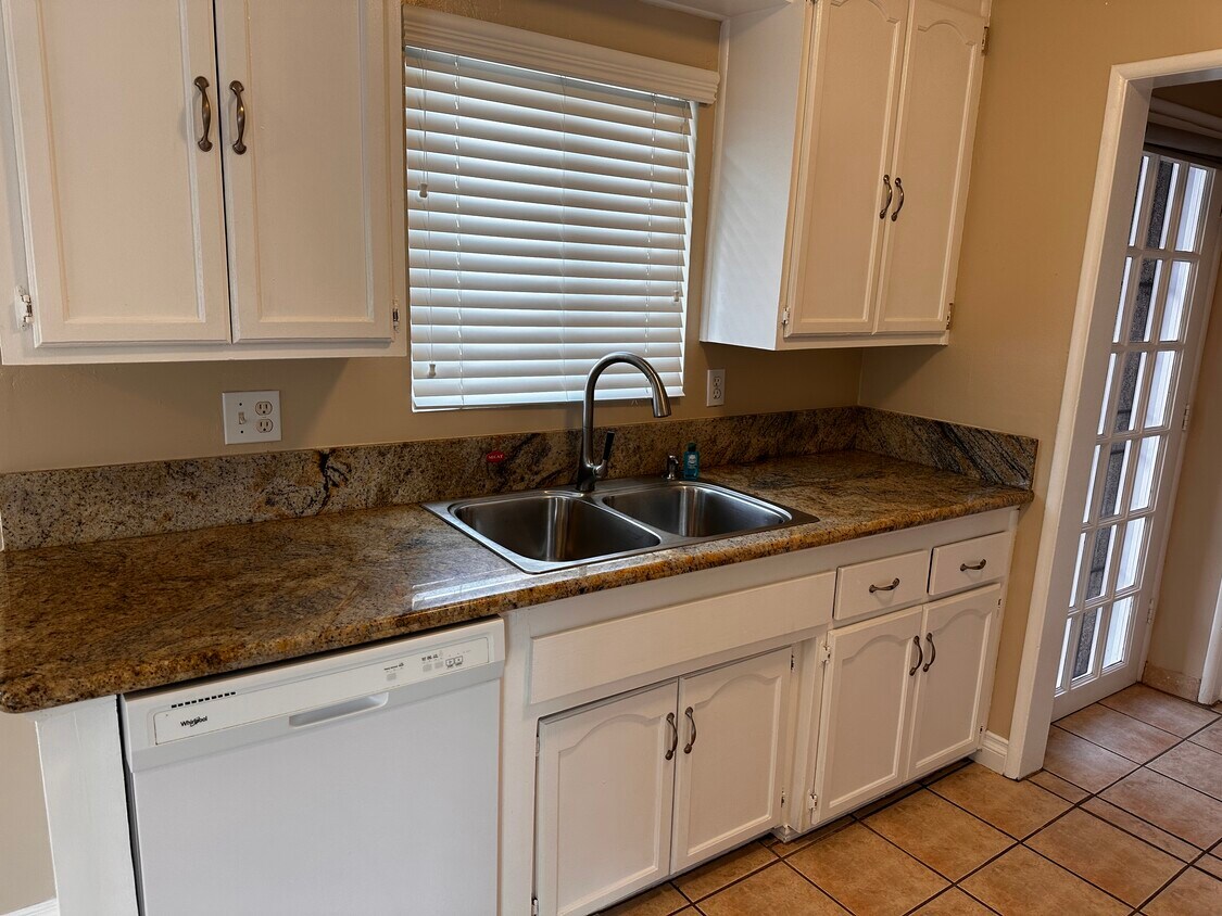 4727 W 172nd St, Lawndale, CA 90260 House Rental in Lawndale, CA