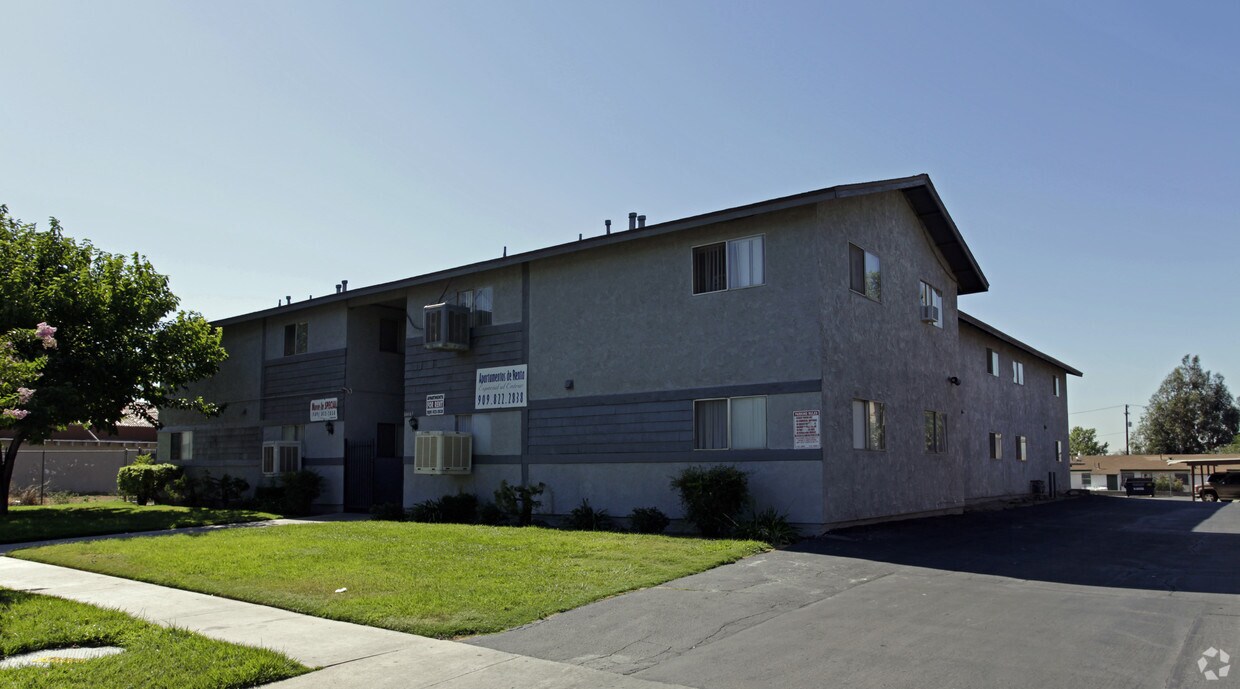 Primary Photo - Casa Valencia Apartments